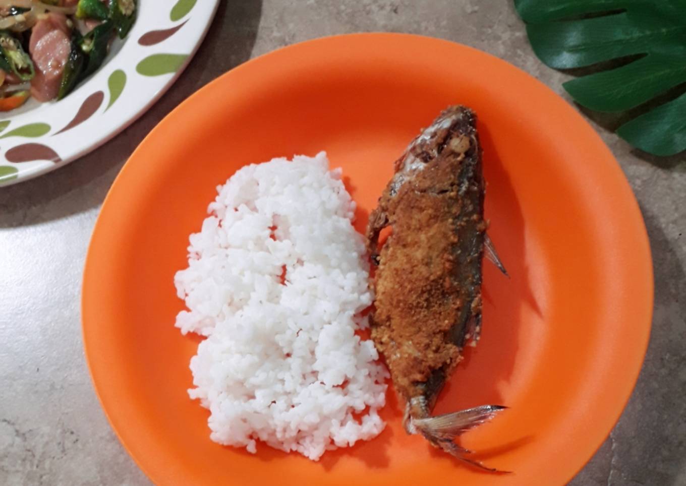 Ikan goreng tepung putih