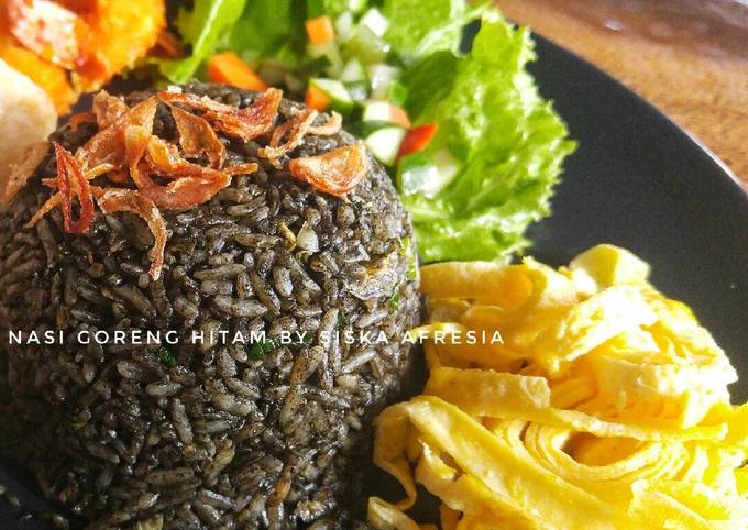 Resep: Nasi goreng hitam (tinta cumi) Untuk Pemula