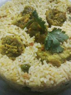 हरियाली गट्टा पुलाव (hariyali gatta pulao recipe in hindi) रेसिपी मुख्य फोटो