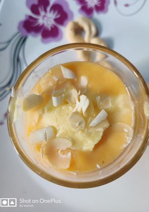 A picture of Mango Milk Shake.