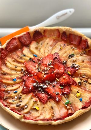Une photo de Tarte feuilletée pomme-fraise