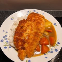 A picture of Chicken Katsu Curry (チキンカツカレー).