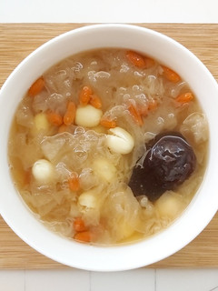 蓮子白木耳甜湯(萬用鍋) 的食譜成品照片