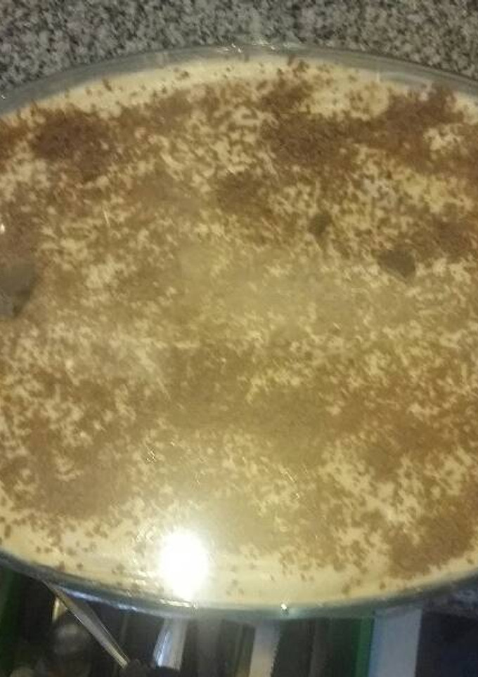 Una foto de Tiramisú clásico y borrachón