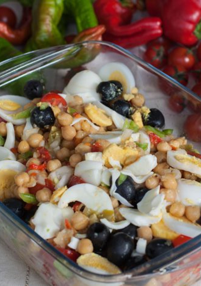 Una foto de Ensalada de garbanzos (de aprovechamiento)