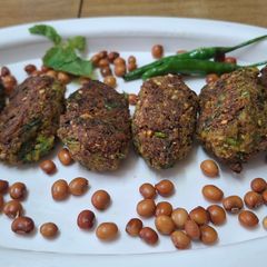 A picture of Pigeon Peas Muthiya.