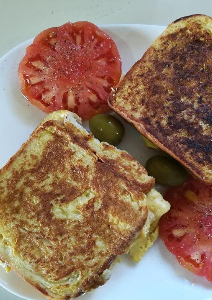 Una foto de Sanwiches "afrancesados"