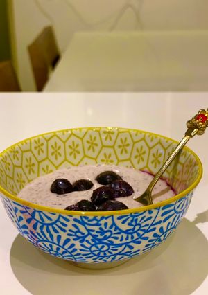 Una foto de Pudín de semillas queso mascarpone yogur griego ! Con un toque de maqui !!
