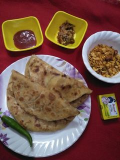 आलू के पराठे (Aloo ke parathe recipe in hindi) रेसिपी मुख्य फोटो