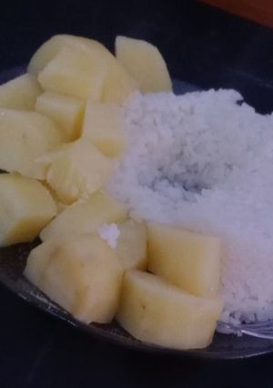 Una foto de Arroz y papas al vapor Robot
