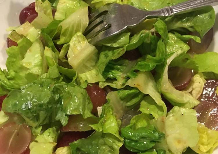 Ensalada de lechuga con uvas