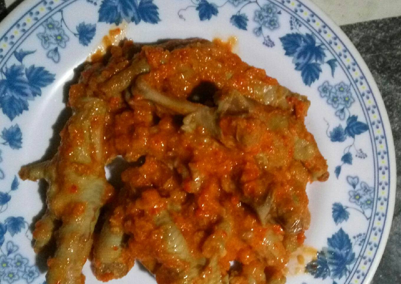 Ceker pedas empuk
