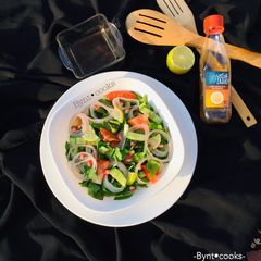 A picture of Watercress salad.