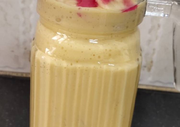 How to Prepare Super Quick Homemade Mango shake