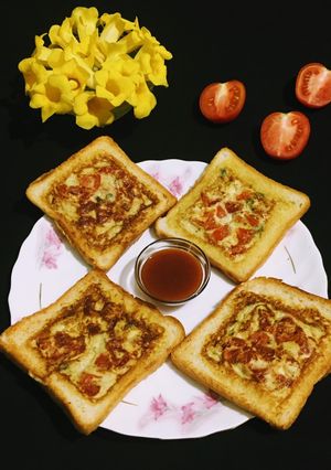 A picture of Dim Paruti / Egg Bread Toast.