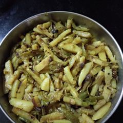 A picture of Kundri-aalu bhaja.