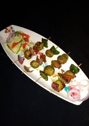 A picture of Aloo hariyali tikka.