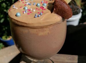 Una foto de Malteada De Choco Plátano Con Café