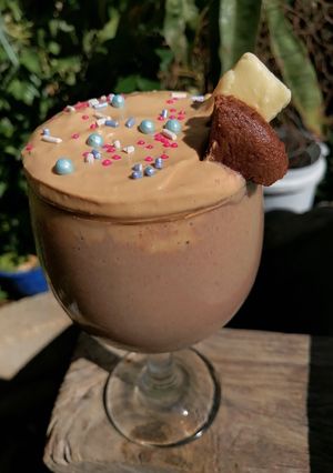 Una foto de Malteada De Choco Plátano Con Café