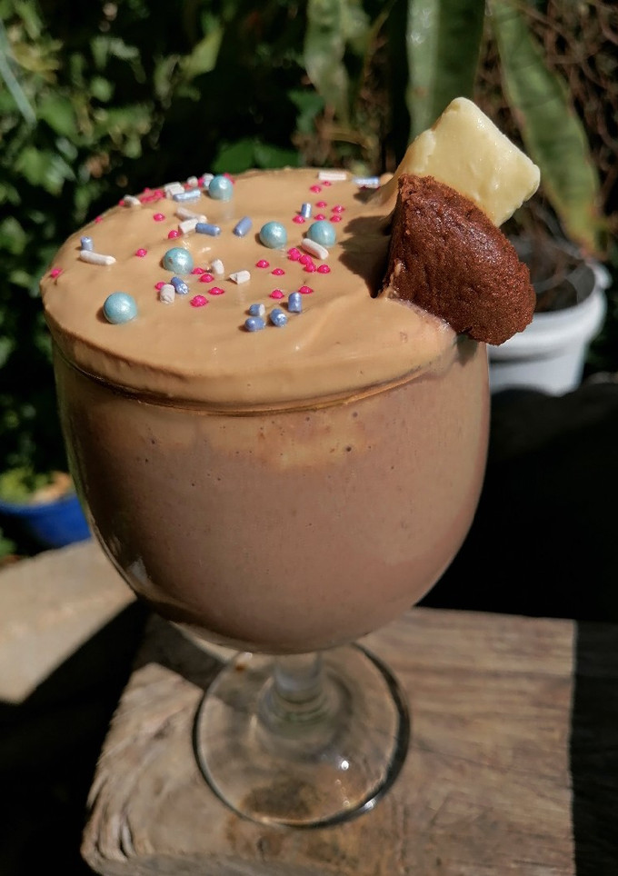 Una foto de Malteada De Choco Plátano Con Café