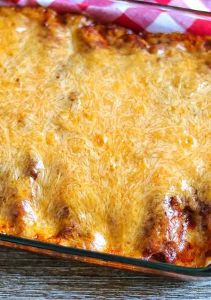 A picture of Chili Dog Casserole.