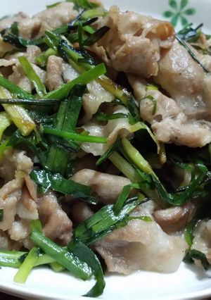 梅花肉拌韭菜 的食譜成品照片