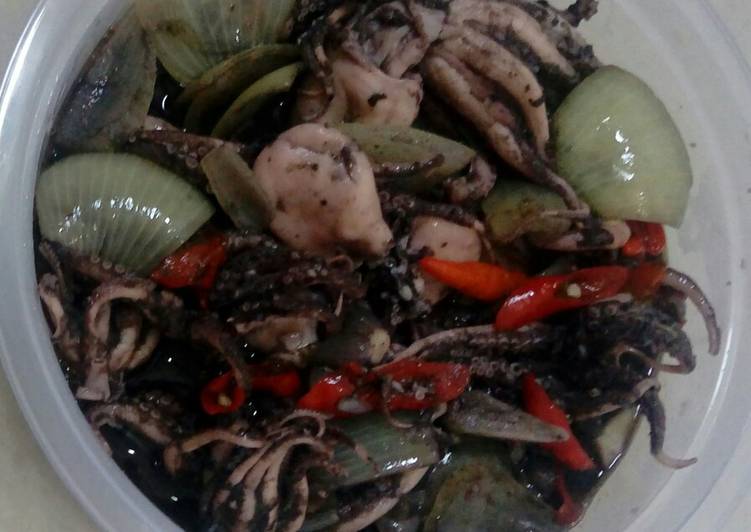 Gurita masak hitam