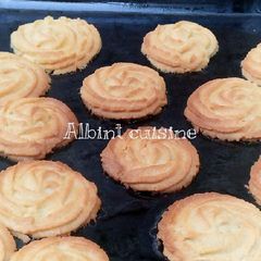 A picture of Butter cookies.