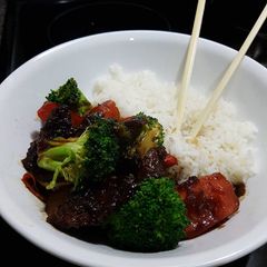 A picture of Beef with Broccoli and Veg.