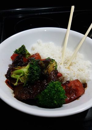 A picture of Beef with Broccoli and Veg.
