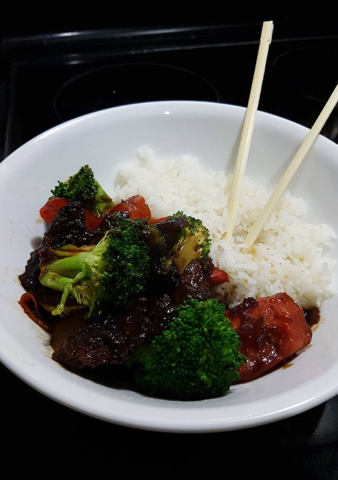 A picture of Beef with Broccoli and Veg.