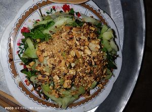 Hình của món Nộm dọc mùng.