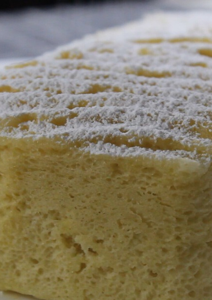 Una foto de Bizcocho de naranja en 10 min en microondas 👉 Recetas Postres Veganos
