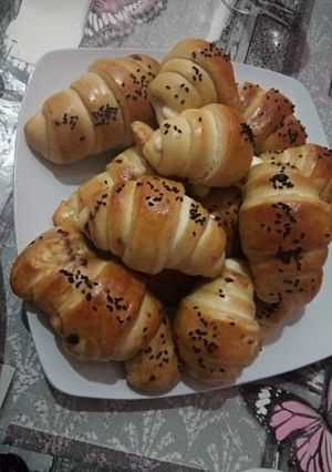 صورة لوصفة كرواصون بالجبن
