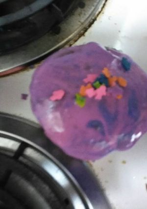 Una foto de Cupcakes con frosting de uva