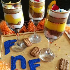 A picture of No bake cheesecake dessert.