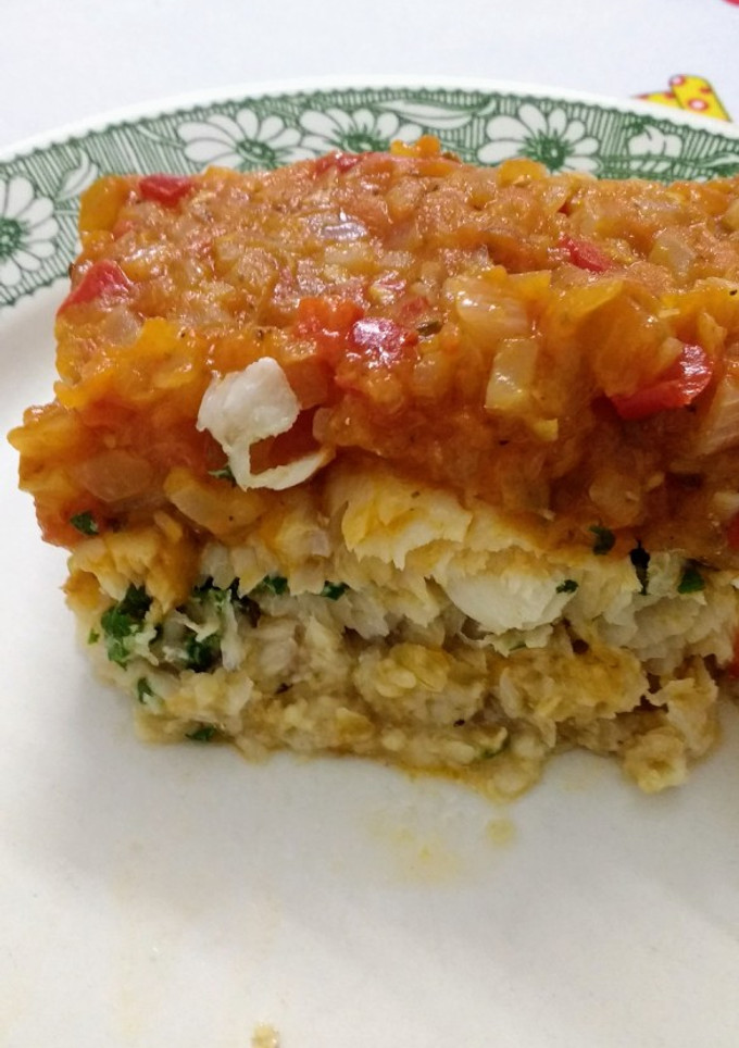 Una foto de Filete de merluza al horno, con ensalada