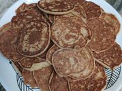 Una foto de pancakes sin harina