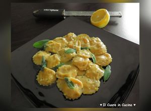 Foto di Ravioli con Muscolo di Grano al "burro", salvia e limone rapè