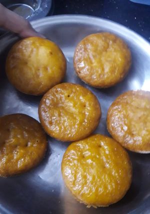 A picture of Mango cup cake without oven.