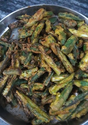 कुरकुरी भिंडी (kurkuri bhindi recipe in Hindi) रेसिपी मुख्य फोटो