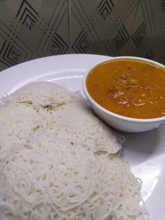 இடியாப்பம் & தக்காளி 🍅 குழம்பு செய்முறை முக்கிய புகைப்படம்