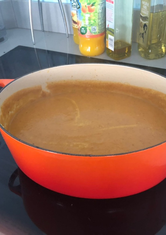 A picture of Vegan creamy parsnip soup (no potatoes).
