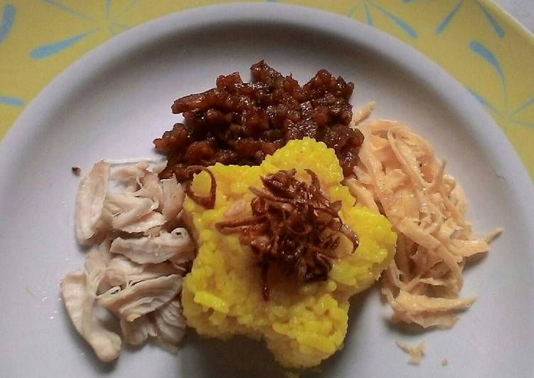 Nasi kuning tanpa santan (agak ribet)