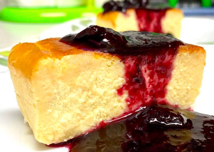 Baked Cheesecake & Blueberry Wine Sauce Baked Cheesecake & Blueberry Wine Sauce