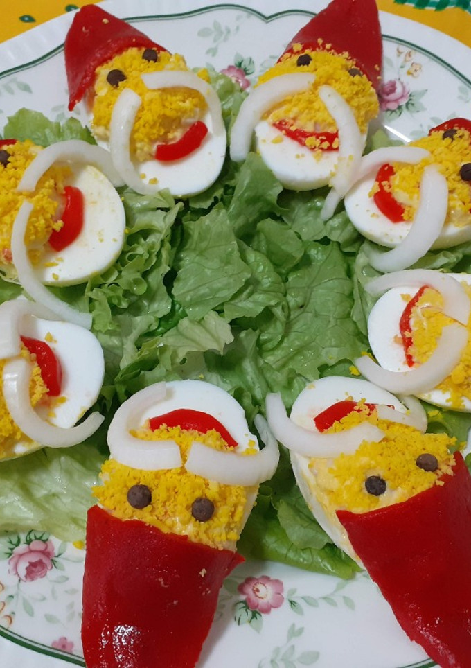 Una foto de Huevos rellenos, receta navideña