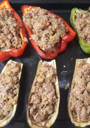 Una foto de Morrones y berenjenas rellenos