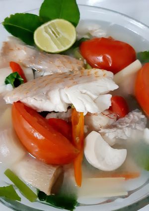 รูปของ "ต้มยำปลาทับทิมน้ำใส"Spicy Fish Clear Soup🐟🥣🌿