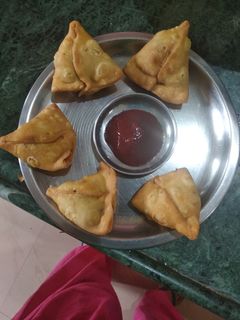 समोसा (Samosa recipe in Hindi) रेसिपी मुख्य फोटो