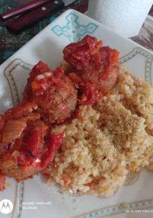 Una foto de Albóndigas veganas con arroz